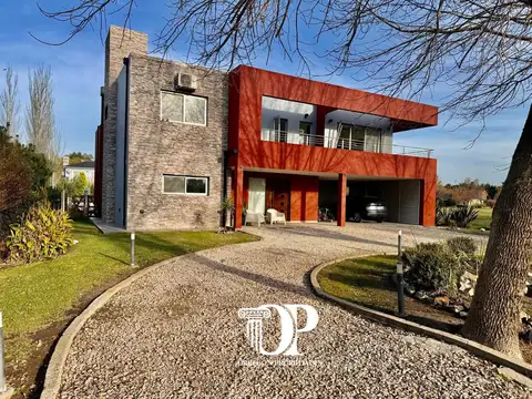 VENTA - CASA 6 AMB 280mts en 2 PLANTAS - LOTE 1500M2 - HARÁS DEL SUR 1