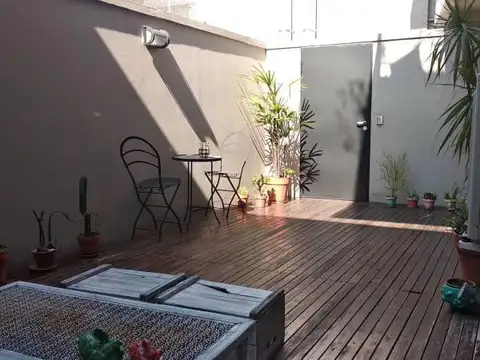 2 ambientes grande con patio    Imperdible tipo casa  