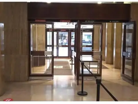 Oficina en Alquiler con 2 cocheras