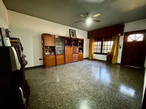 Depto Tipo Casa en Venta de 5 ambientes