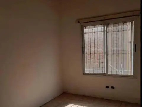 VENTA CASA 4 AMB C GARAGE PARRILLA LOS TILOS GARIN