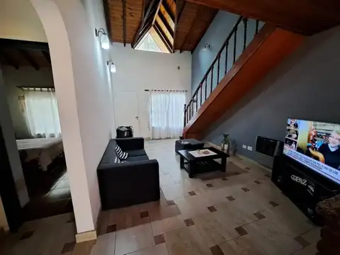 Casa en Venta con 3 cocheras