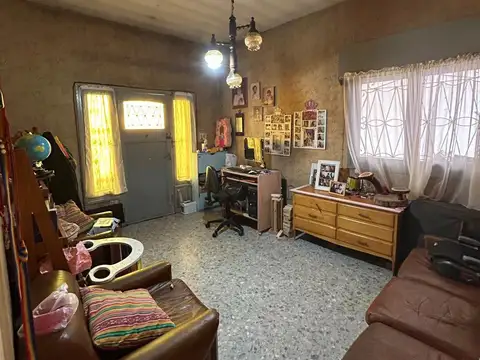 Casa 3 ambientes con 1 baño