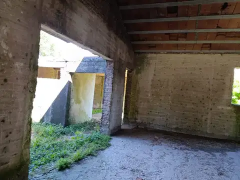 Casa 7 ambientes con 2 baños