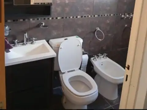 SE VENDE CASA 2 DORMITORIOS Bº CARRARA DE HORIZONTE