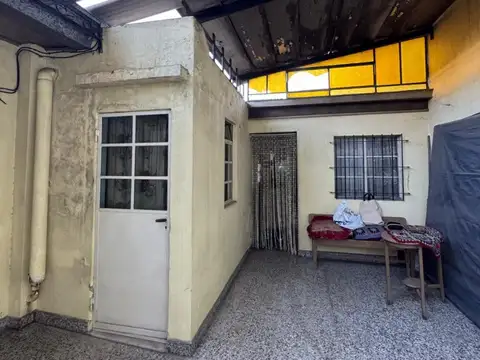 CASA EN VENTA VILLA LUGANO APTA DOS FAMILIAS