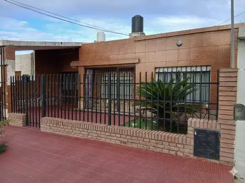 VENTA CASA  4 DORM | COCHERA EN B° CABO FARIÑA 