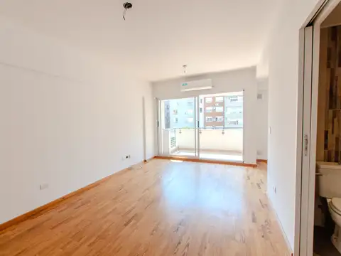 Departamento 1 y 1/2 ambiente con Cochera - Excelente zona !