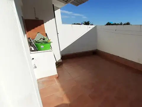 Amplio monoambiente en Olivos sobre Ugarte