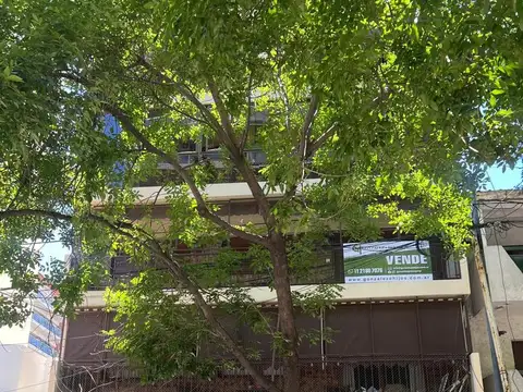 Departamento de 4 ambientes con dependencia de servicio, Cochera y baulera - Venta Parque Chacabuco