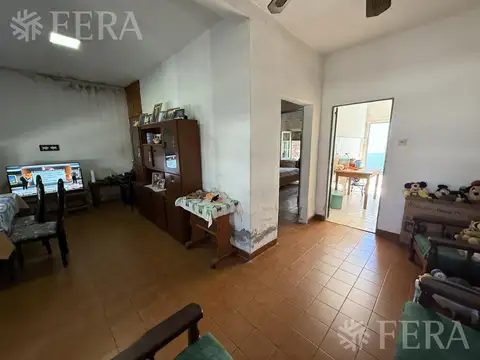 Casa 2 ambientes con 1 baño