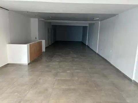Local en Alquiler en Monserrat, $ 1.800.000