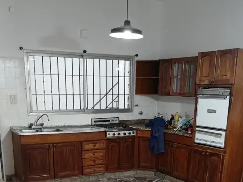 Depto Tipo Casa en Alquiler con 1 cocheras