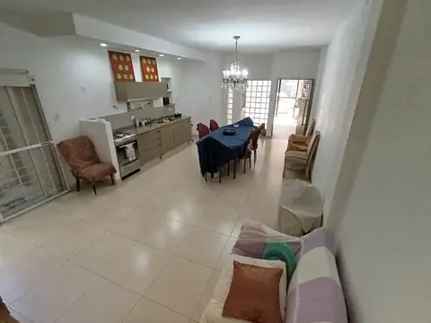 Depto Tipo Casa en Alquiler en Centro, $ 950.000