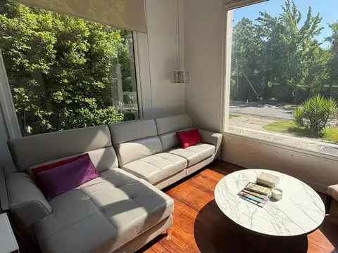 Casa en Venta con 5 cocheras