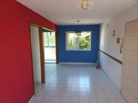 CARLOS CASARES , Piso 2