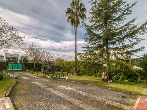 25 e/ 506 y 507 N° 2500