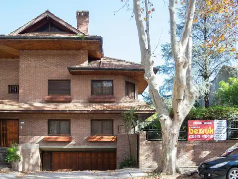Chalet de 7 ambientes en venta, en Olivos.