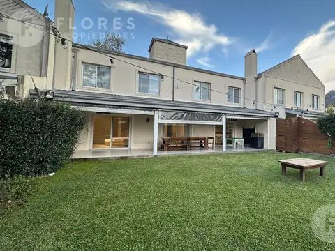 Casa 6 ambientes con 3 baños