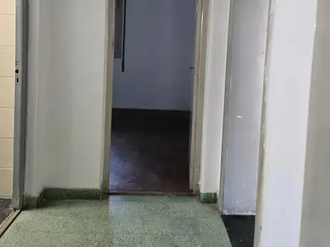 Casa 6 ambientes con 2 baños