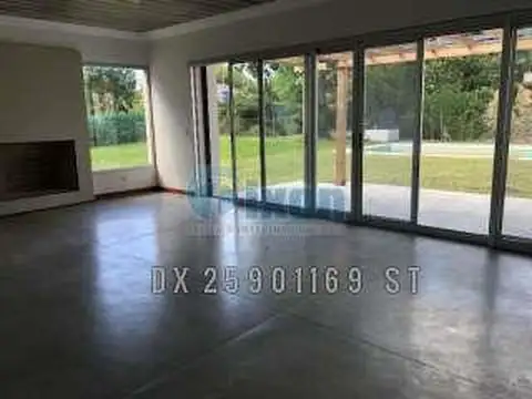 Casa en Alquiler de 3 dormitorios