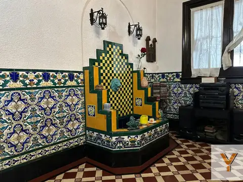 Casa 9 ambientes con 3 baños