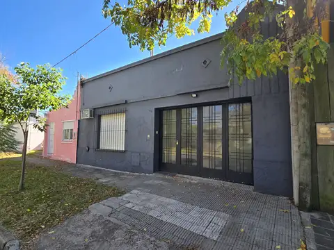 Casa 3 dormitorios con Cochera