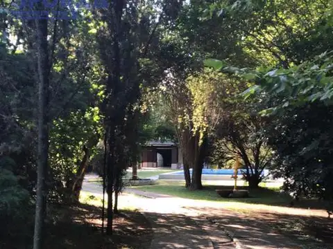 Quinta en Venta con 2 cocheras