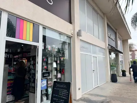 Local en alquiler y venta North Coral Plaza
