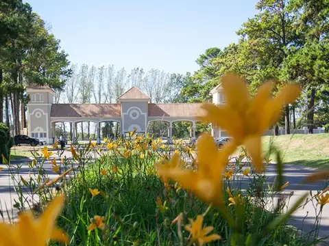 Terreno en Venta en Los Pinares Country Club, Countries y Barrios Cerrados en Exaltacion de la Cruz
