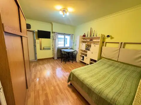 Santa Fé 2160 , Piso 5