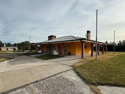 CASA QUINTA + PILETA  