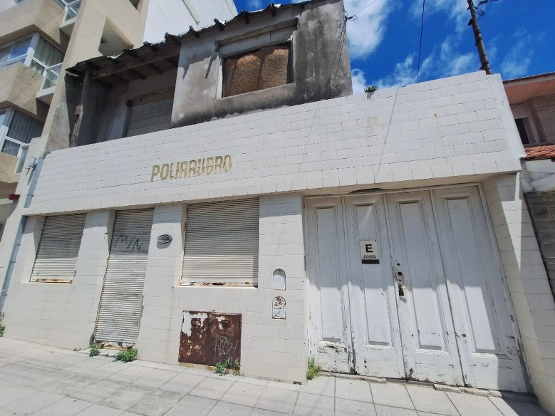 Lote en venta 315m² con construcción a demoler — Chauvin