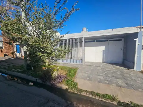Casa a la Venta 2 Dormitorios a Metros De Av. Santa Ana - Apto Credito
