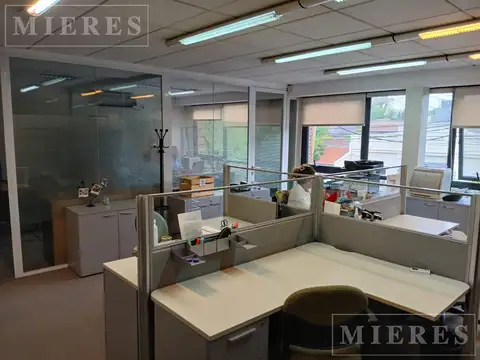 Oficina en Alquiler con 2 cocheras