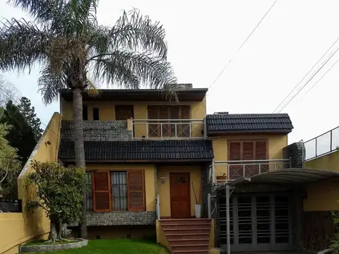 Chalet 5 ambientes en venta en Castelar Sur