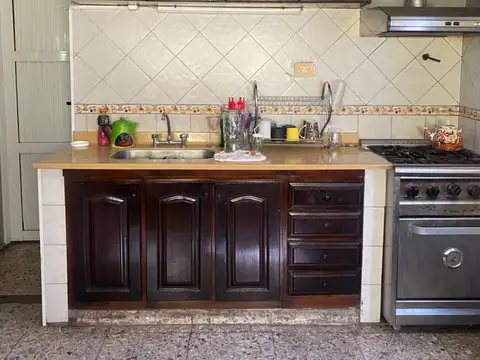 Depto Tipo Casa 6 ambientes con 2 baños