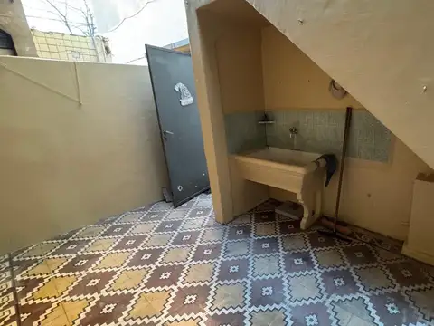 Depto Tipo Casa en Alquiler en Parque Chacabuco, $ 990.000