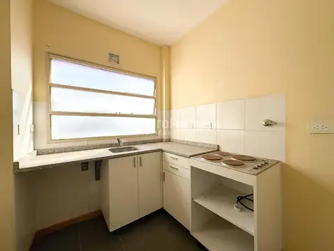 Venta departamento 2 ambientes con cocina independiente en morón centro.