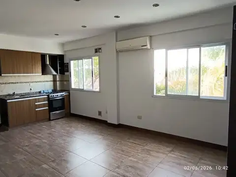 Departamento en Alquiler en Villa Luzuriaga, $ 400.000