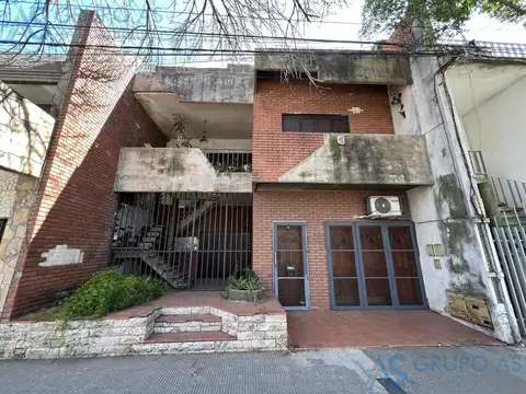 Departamento a RECICLAR de 2 dormitorios con terraza propia - Ricchieri 2574