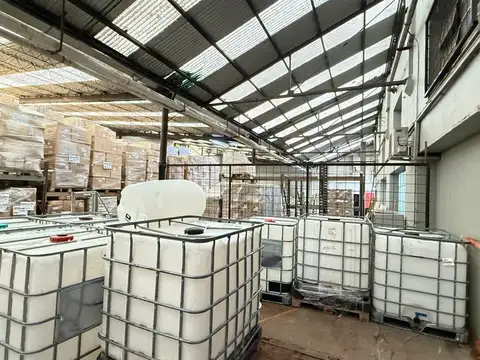 Alquiler Depósito con oficinas Constitucion 6800 mts cub en 4 plantas VENTA