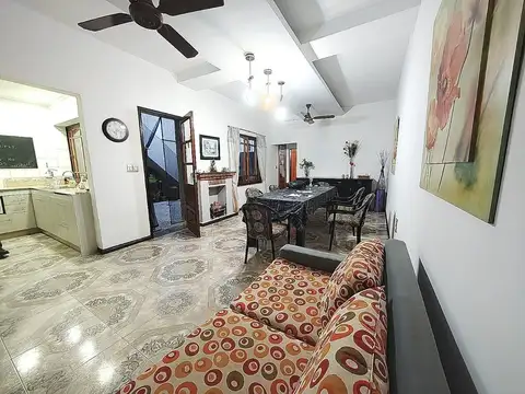 Venta casa 3 ambientes cochera