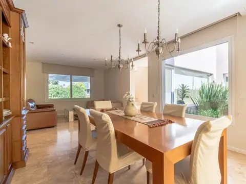 Casa en Alquiler en Ayres Plaza, USD 3.300