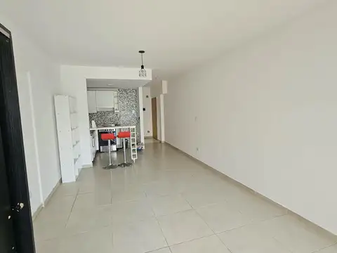 Amplia oficina monoambiente moderna al contrafrente con balcon aterrazado en excelente ubicación 