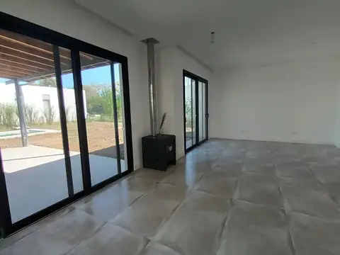 Casa en Venta en Countries y Barrios Cerrados en Manzanares, USD 244.500