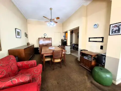 Casa 5 ambientes con 2 baños