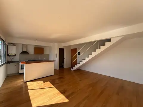 Departamento en Alquiler con 1 cocheras