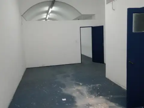 Local en Alquiler en Pompeya, $ 1.700.000