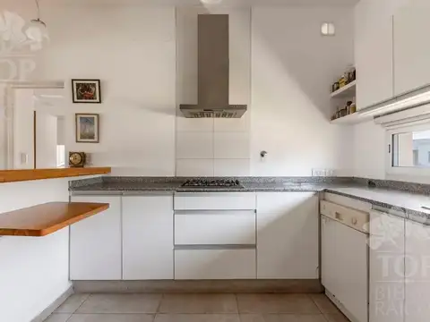 Casa 5 ambientes con 3 baños